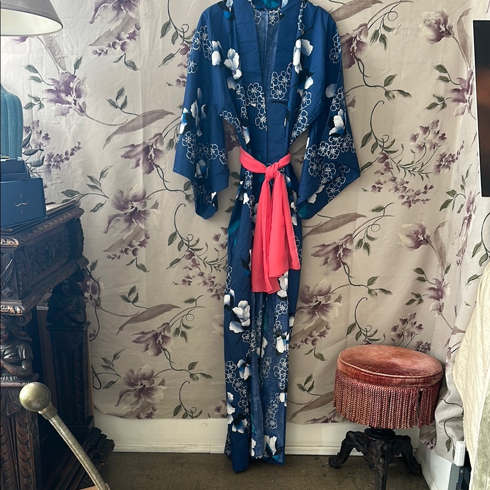 Cotton Kimono Floral design Stunning Can be casual lounge and glam dress at pool